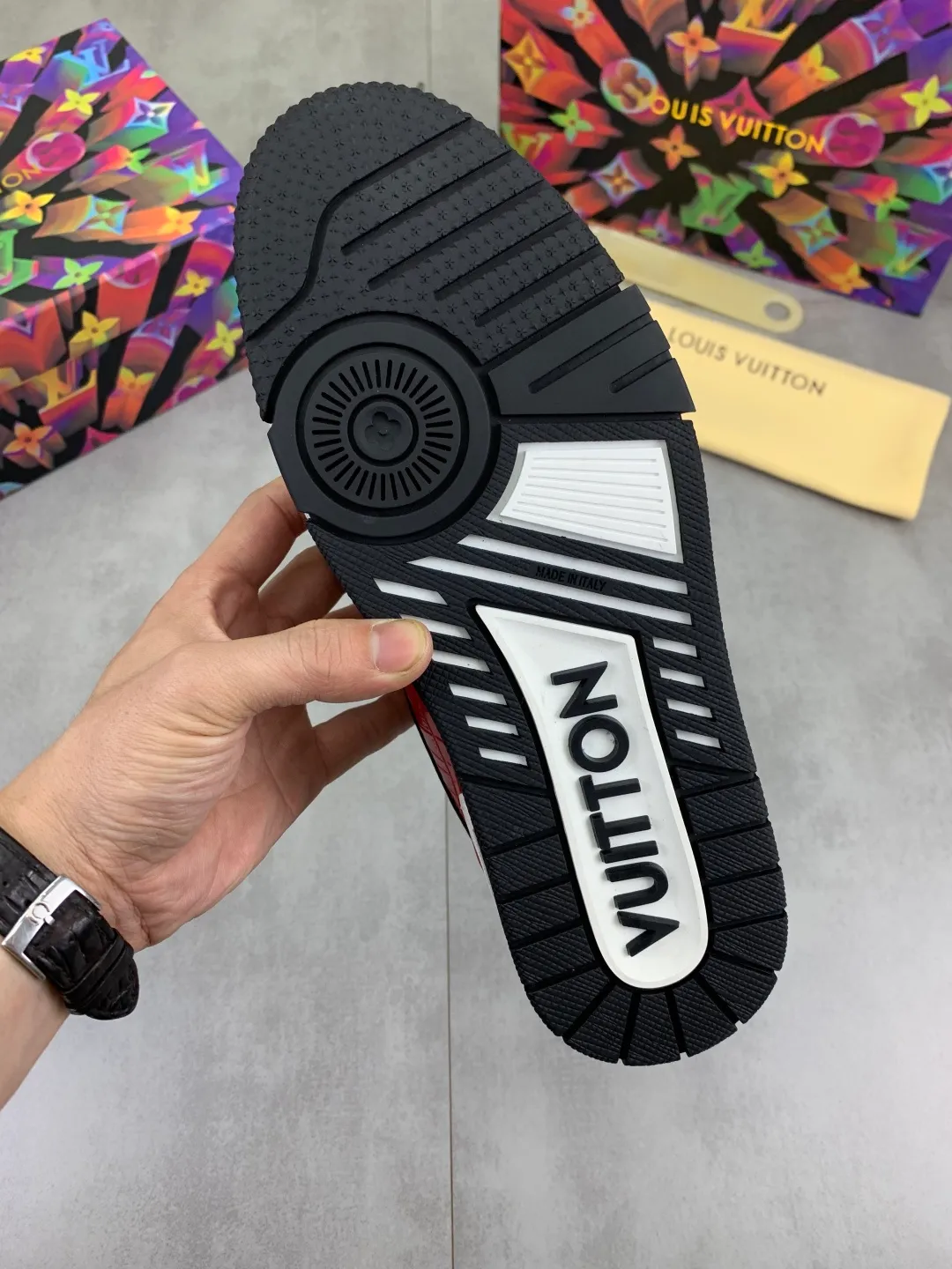 Men's men's shoes 💰P560 new style 💶【LOUIS VUITTON) (original order) new style 🍀LV Louis Vuitton *——LV classic trendy shoes! Made of imported original cowhide and water-dyed cowhide lining. The latest original wear-resistant rubber combination outsole! High quality products! Multiple colors available, code number: 38-46